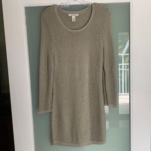 White House/ Black Market Tunic Top